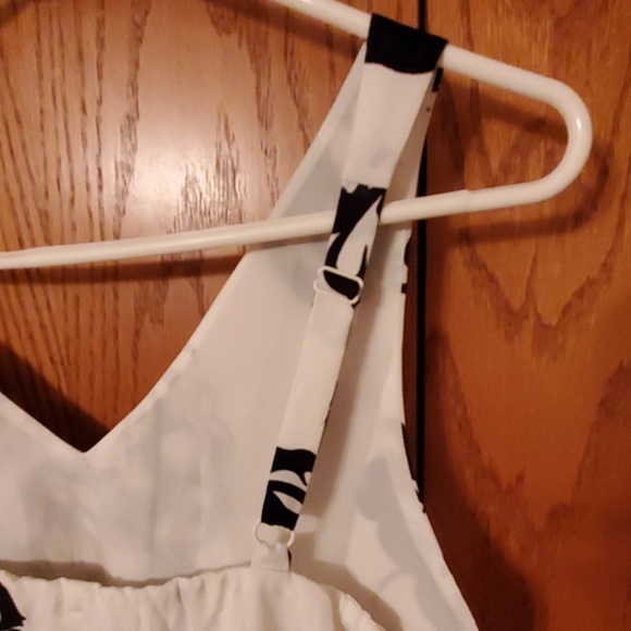 Banana Republic floral lined tank top size Small - Picture 6 of 8